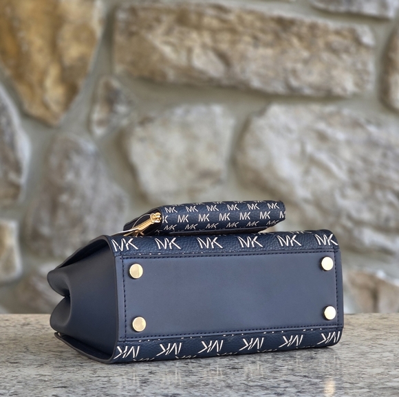 Michael Kors Marilyn Small Logo Blue Crossbody SET - Picture 4 of 14